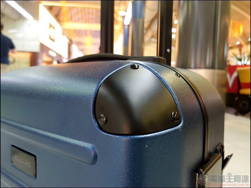 Carry-On Closet 2.0 登機箱 - 08 Carry-On Closet 2.0 登機箱 - 08