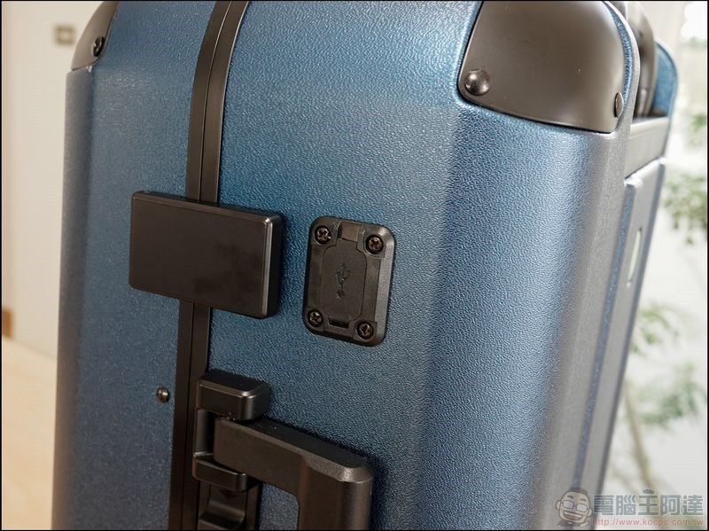 Carry-On Closet 2.0 登機箱 - 11 Carry-On Closet 2.0 登機箱 - 11