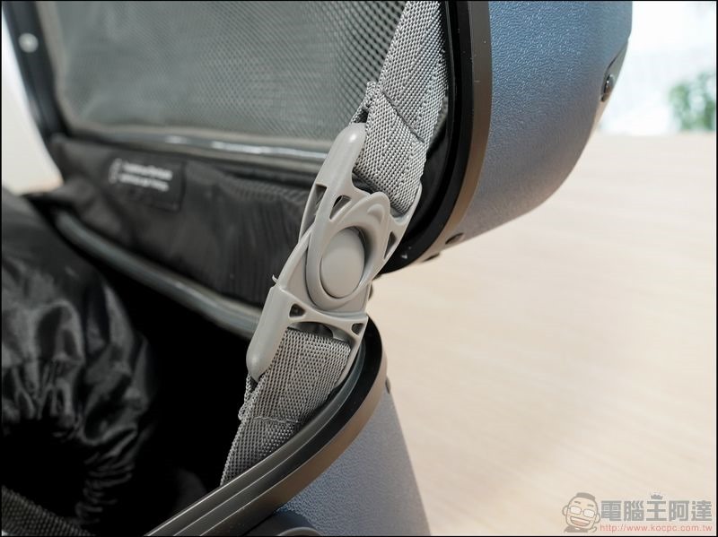 Carry-On Closet 2.0 登機箱 - 16 Carry-On Closet 2.0 登機箱 - 16