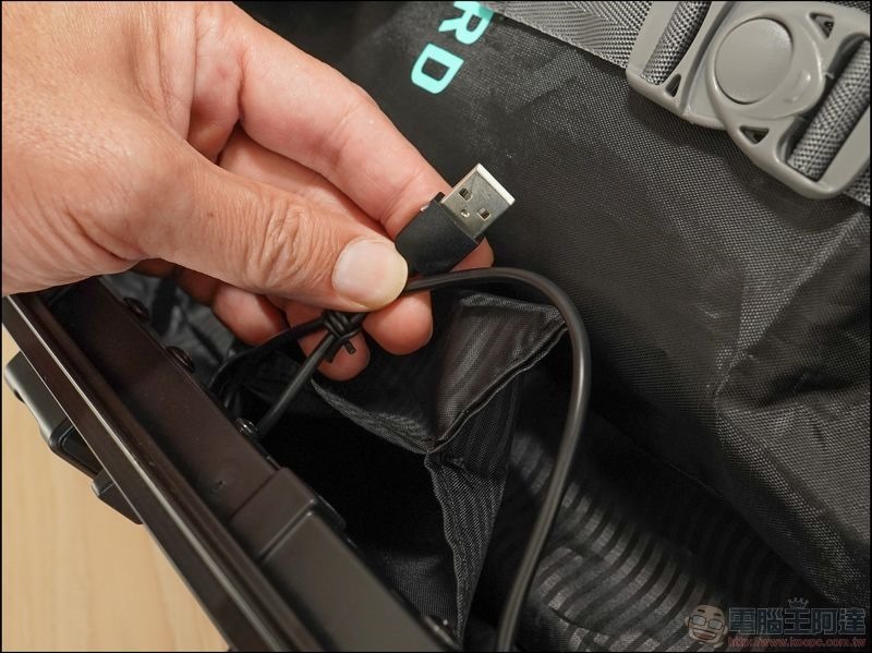 Carry-On Closet 2.0 登機箱 - 17 Carry-On Closet 2.0 登機箱 - 17