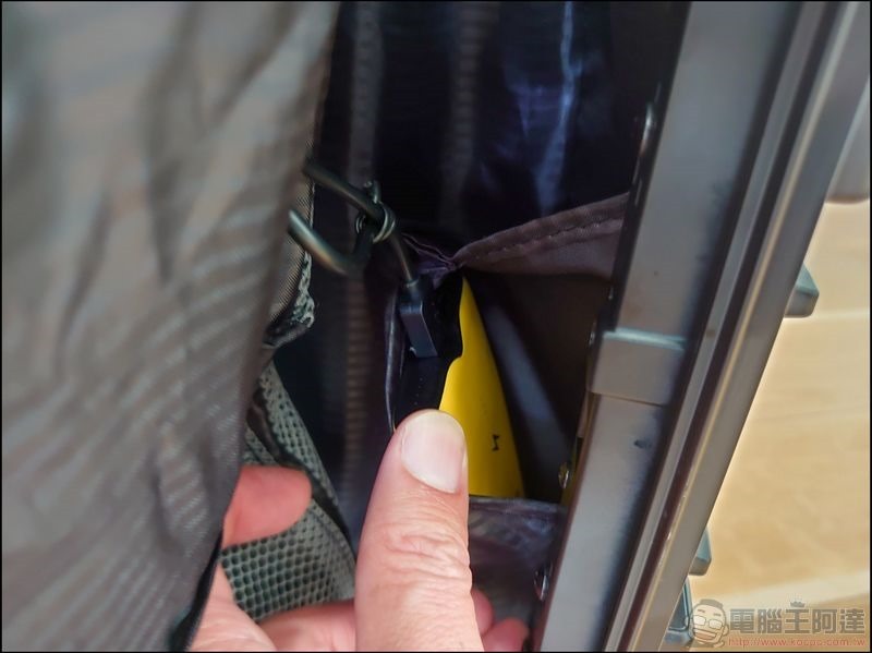 Carry-On Closet 2.0 登機箱 - 18 Carry-On Closet 2.0 登機箱 - 18