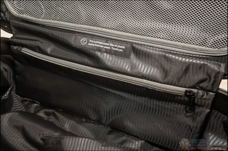 Carry-On Closet 2.0 登機箱 - 20 Carry-On Closet 2.0 登機箱 - 20