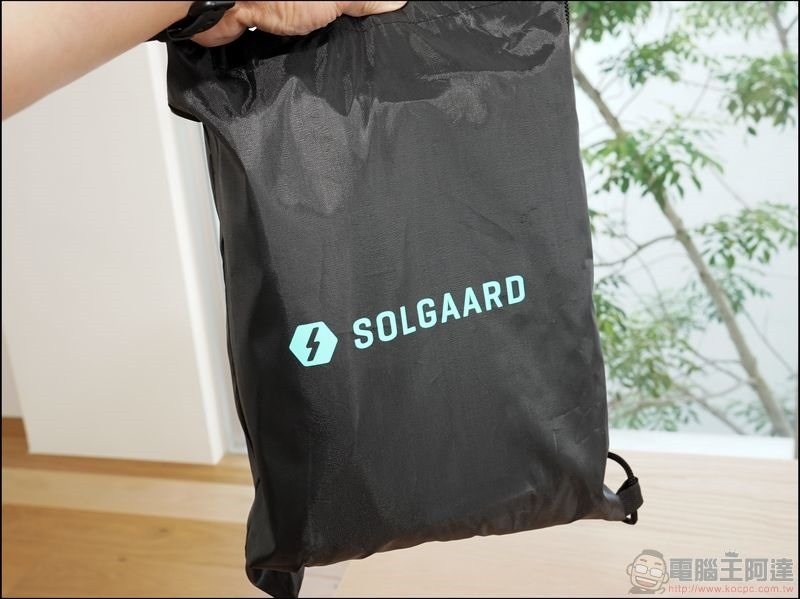 Carry-On Closet 2.0 登機箱 - 21 Carry-On Closet 2.0 登機箱 - 21