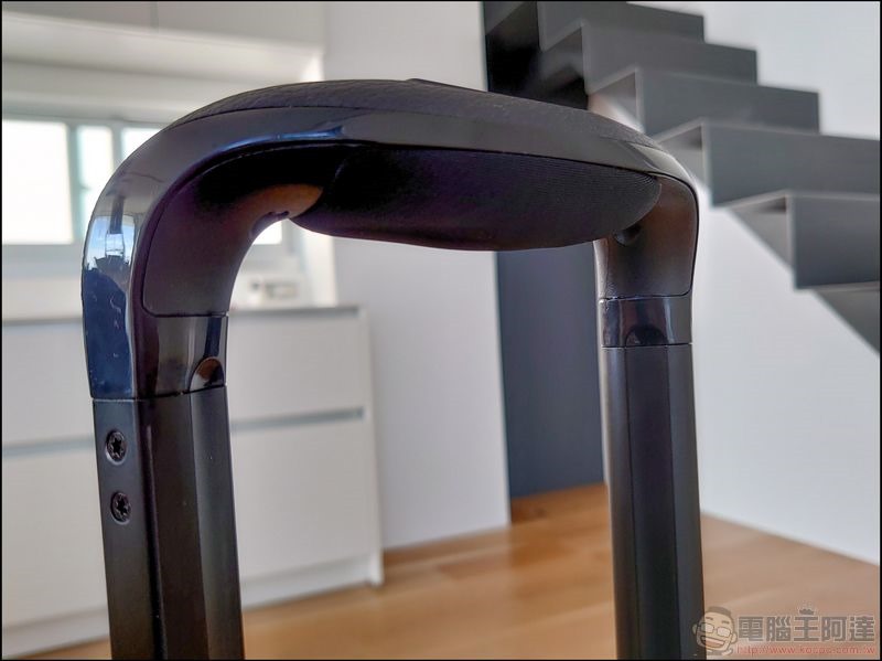 Carry-On Closet 2.0 登機箱 - 33 Carry-On Closet 2.0 登機箱 - 33