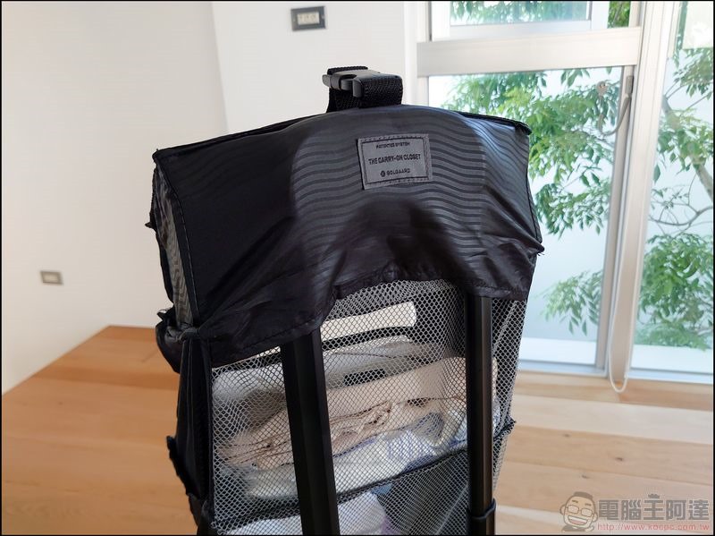 Carry-On Closet 2.0 登機箱 - 27 Carry-On Closet 2.0 登機箱 - 27