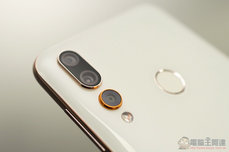 三鏡頭搭載 HTC U19e / Desire 19+ 年度新機登場(動手玩) - 電腦王阿達 三鏡頭搭載 HTC U19e / Desire 19+ 年度新機登場(動手玩) - 電腦王阿達