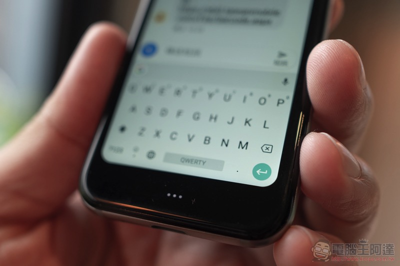 BlackBerry KEY2 LE 是黑莓重回台灣首發之作,實體鍵盤控快回來吧!(動手玩) - 電腦王阿達 BlackBerry KEY2 LE 是黑莓重回台灣首發之作,實體鍵盤控快回來吧!(動手玩) - 電腦王阿達