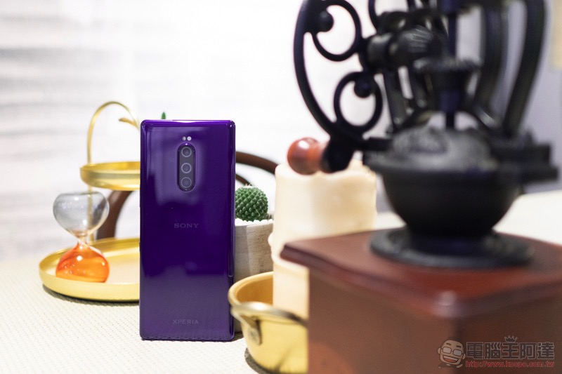 知名導演李中以 Xperia 1 完美詮釋「大師視野」 拍攝短片《代代排》 - 電腦王阿達 知名導演李中以 Xperia 1 完美詮釋「大師視野」 拍攝短片《代代排》 - 電腦王阿達