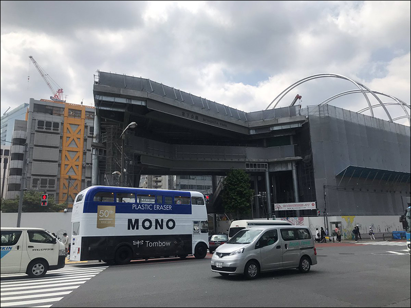日本蜻蜓牌 MONO 橡皮擦 50 週年,期間限定塗裝巴士現身日本東京供免費搭乘 - 電腦王阿達 日本蜻蜓牌 MONO 橡皮擦 50 週年,期間限定塗裝巴士現身日本東京供免費搭乘 - 電腦王阿達