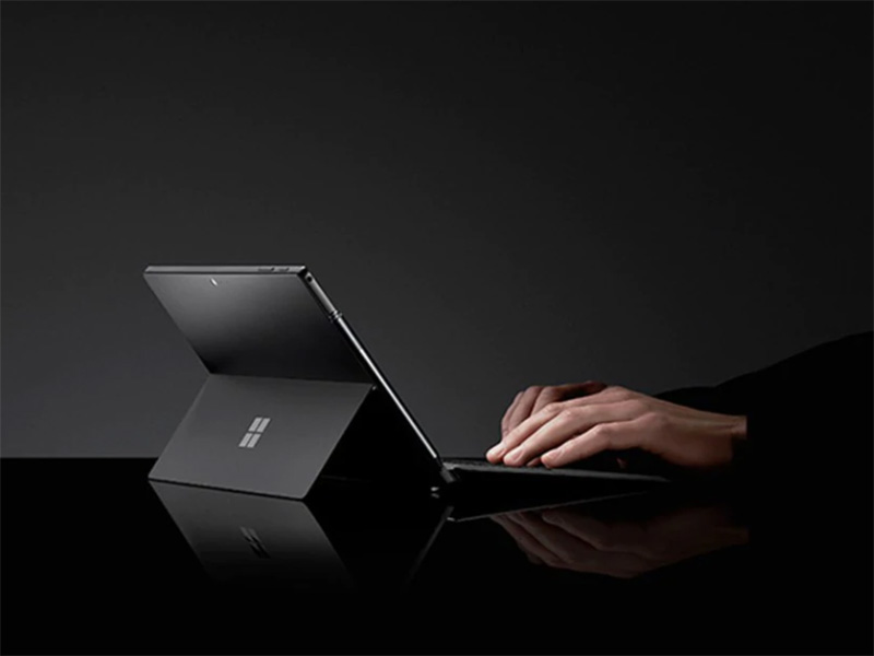 Microsoft 將推出代號「 Centaurus 」9 吋雙螢幕 Surface，運行 Windows Lite 作業系統 - 電腦王阿達