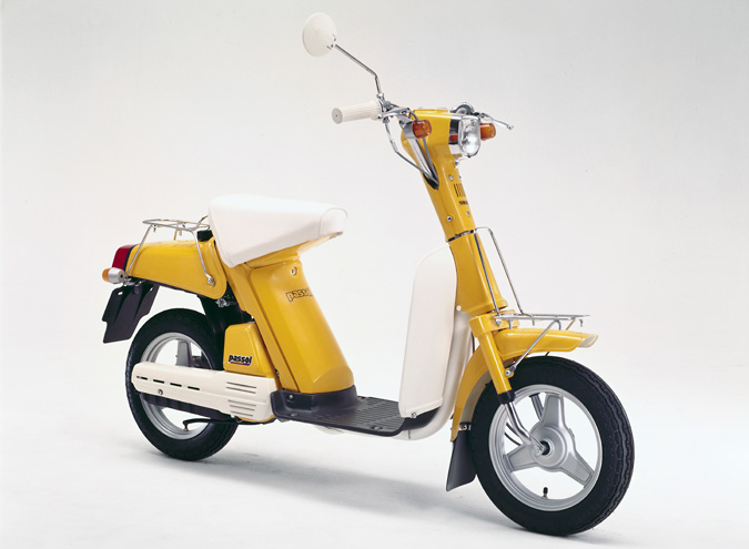 不只是換殼? YAMAHA EC-05 正式發表 ,首款 Powered by Gogoro Network 電動車實車動眼看 - 電腦王阿達 不只是換殼? YAMAHA EC-05 正式發表 ,首款 Powered by Gogoro Network 電動車實車動眼看 - 電腦王阿達