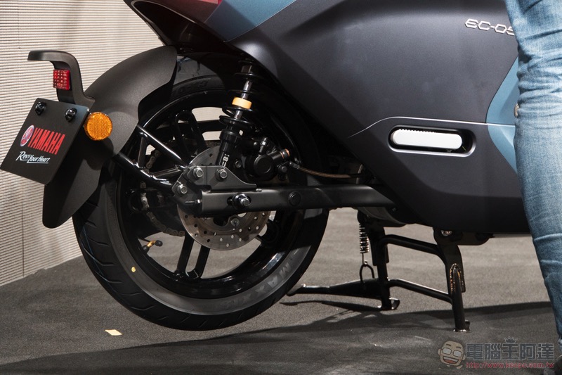 不只是換殼? YAMAHA EC-05 正式發表 ,首款 Powered by Gogoro Network 電動車實車動眼看 - 電腦王阿達 不只是換殼? YAMAHA EC-05 正式發表 ,首款 Powered by Gogoro Network 電動車實車動眼看 - 電腦王阿達