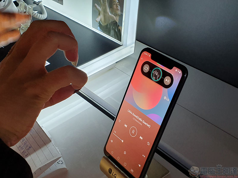LG G8S ThinQ 魔幻登台,手勢隔空操作、靜脈辨識解鎖等最新科技齊上身 - 電腦王阿達 LG G8S ThinQ 魔幻登台,手勢隔空操作、靜脈辨識解鎖等最新科技齊上身 - 電腦王阿達