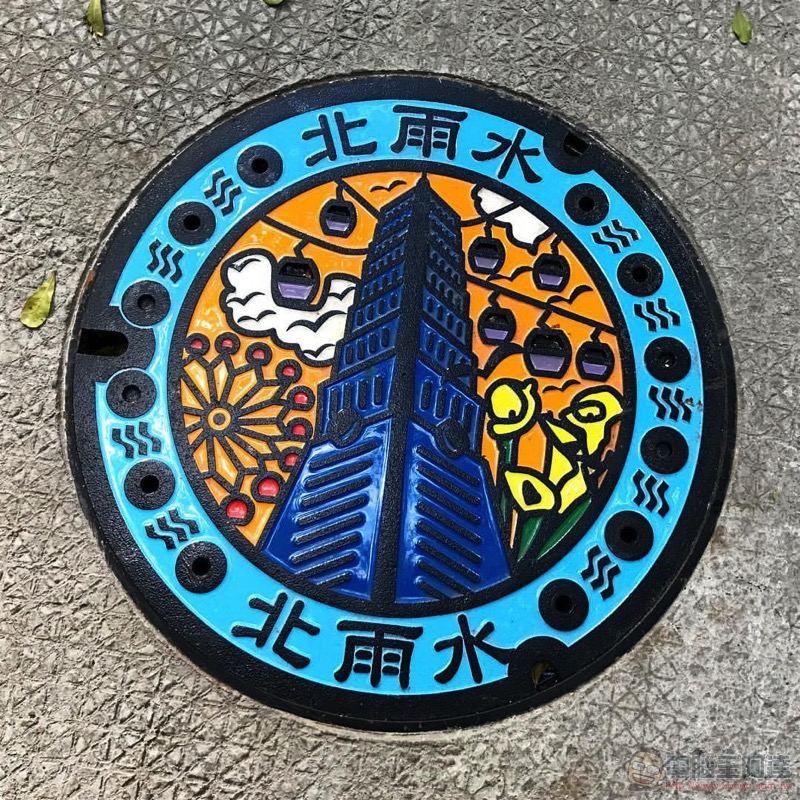 超可愛, 藝術家把人孔蓋塗改成了小精靈的遊戲畫面 - 電腦王阿達 超可愛, 藝術家把人孔蓋塗改成了小精靈的遊戲畫面 - 電腦王阿達