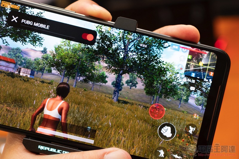 ASUS ROG Phone II 發表動手玩:更「Switch」的電競手機 - 電腦王阿達 ASUS ROG Phone II 發表動手玩:更「Switch」的電競手機 - 電腦王阿達
