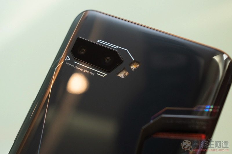 ASUS ROG Phone II 發表動手玩:更「Switch」的電競手機 - 電腦王阿達 ASUS ROG Phone II 發表動手玩:更「Switch」的電競手機 - 電腦王阿達