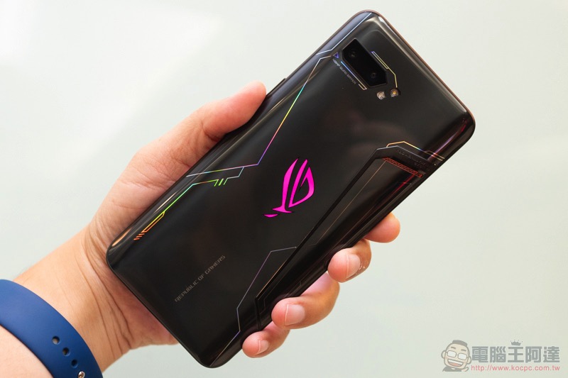 ASUS ROG Phone II 發表動手玩:更「Switch」的電競手機 - 電腦王阿達 ASUS ROG Phone II 發表動手玩:更「Switch」的電競手機 - 電腦王阿達