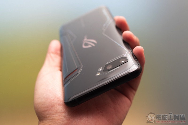 ASUS ROG Phone II 發表動手玩:更「Switch」的電競手機 - 電腦王阿達 ASUS ROG Phone II 發表動手玩:更「Switch」的電競手機 - 電腦王阿達