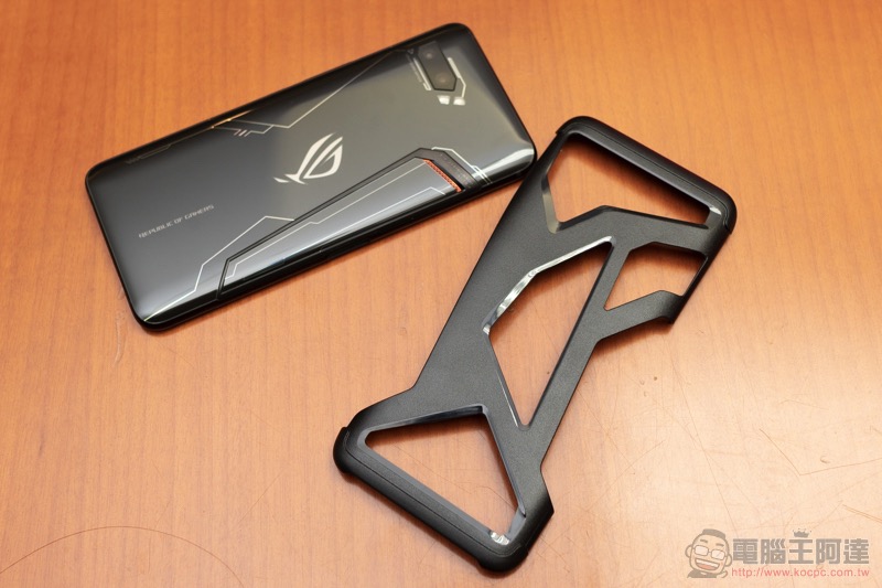 ASUS ROG Phone II 發表動手玩:更「Switch」的電競手機 - 電腦王阿達 ASUS ROG Phone II 發表動手玩:更「Switch」的電競手機 - 電腦王阿達