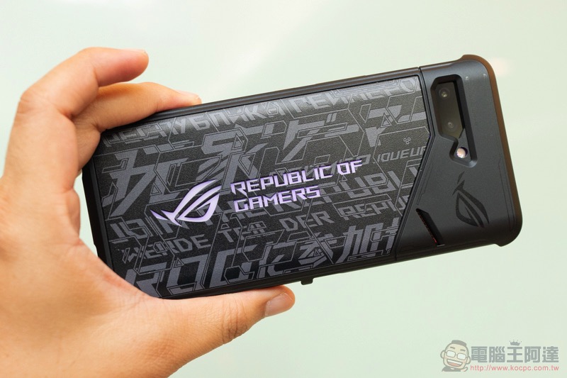 ASUS ROG Phone II 發表動手玩:更「Switch」的電競手機 - 電腦王阿達 ASUS ROG Phone II 發表動手玩:更「Switch」的電競手機 - 電腦王阿達