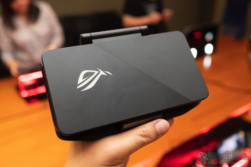 ASUS ROG Phone II 發表動手玩:更「Switch」的電競手機 - 電腦王阿達 ASUS ROG Phone II 發表動手玩:更「Switch」的電競手機 - 電腦王阿達