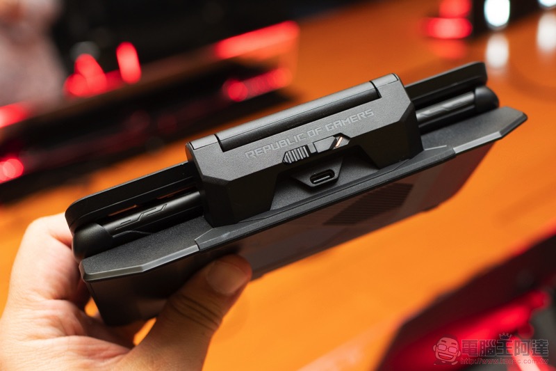 ASUS ROG Phone II 發表動手玩:更「Switch」的電競手機 - 電腦王阿達 ASUS ROG Phone II 發表動手玩:更「Switch」的電競手機 - 電腦王阿達