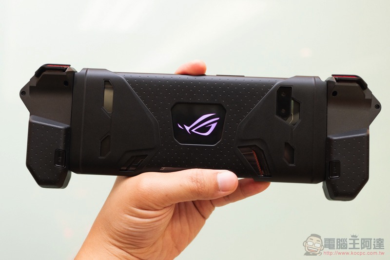 ASUS ROG Phone II 發表動手玩:更「Switch」的電競手機 - 電腦王阿達 ASUS ROG Phone II 發表動手玩:更「Switch」的電競手機 - 電腦王阿達