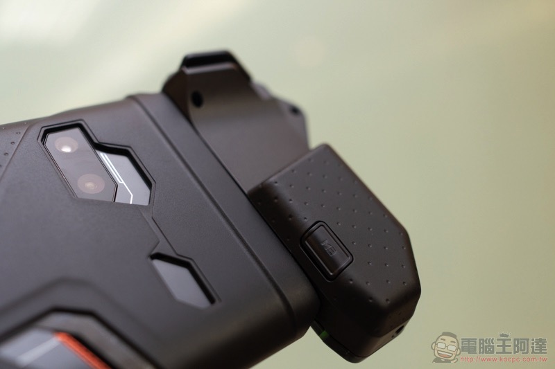 ASUS ROG Phone II 發表動手玩:更「Switch」的電競手機 - 電腦王阿達 ASUS ROG Phone II 發表動手玩:更「Switch」的電競手機 - 電腦王阿達