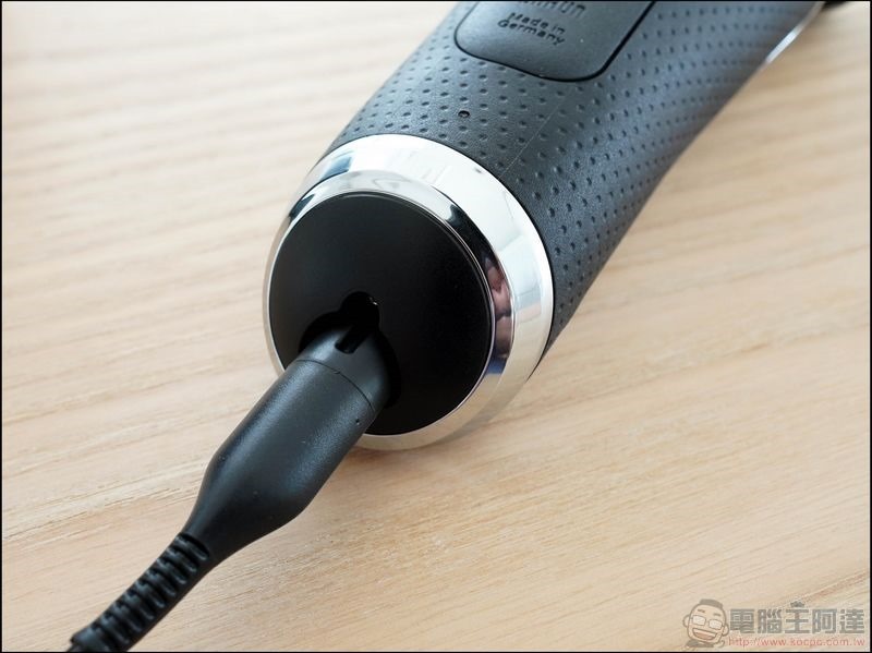 BRAUN德國百靈S9音波系列電鬍刀 開箱 - 31 BRAUN德國百靈S9音波系列電鬍刀 開箱 - 31