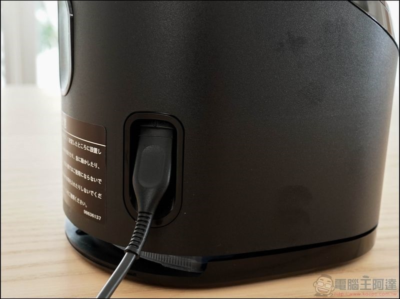 BRAUN德國百靈S9音波系列電鬍刀 開箱 - 30 BRAUN德國百靈S9音波系列電鬍刀 開箱 - 30