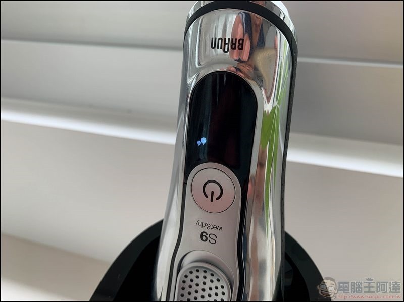 BRAUN德國百靈S9音波系列電鬍刀 開箱 - 49