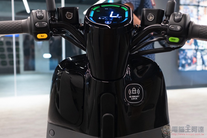 Gogoro S1 與 2 系列 2020 年款 即日開賣:速度更快、標配前置收納空間與 NFC 鑰匙卡 (動手玩) - 電腦王阿達 Gogoro S1 與 2 系列 2020 年款 即日開賣:速度更快、標配前置收納空間與 NFC 鑰匙卡 (動手玩) - 電腦王阿達