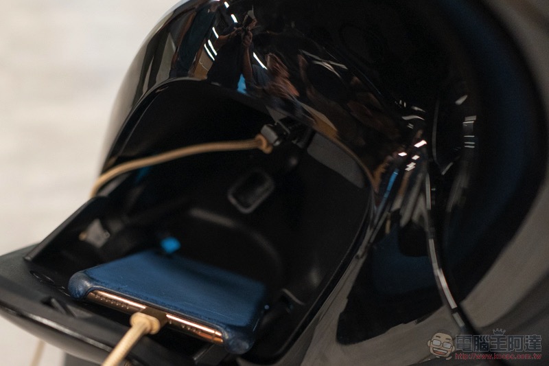 Gogoro S1 與 2 系列 2020 年款 即日開賣:速度更快、標配前置收納空間與 NFC 鑰匙卡 (動手玩) - 電腦王阿達 Gogoro S1 與 2 系列 2020 年款 即日開賣:速度更快、標配前置收納空間與 NFC 鑰匙卡 (動手玩) - 電腦王阿達
