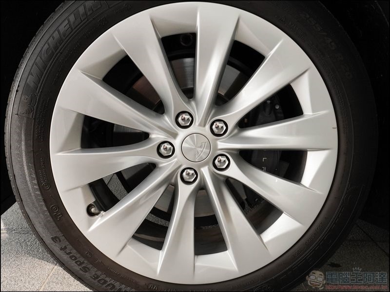 TESLA Model X 開箱體驗 - 04 TESLA Model X 開箱體驗 - 04