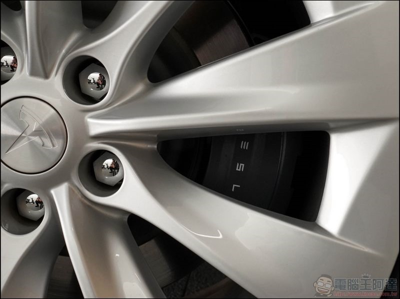 TESLA Model X 開箱體驗 - 06 TESLA Model X 開箱體驗 - 06