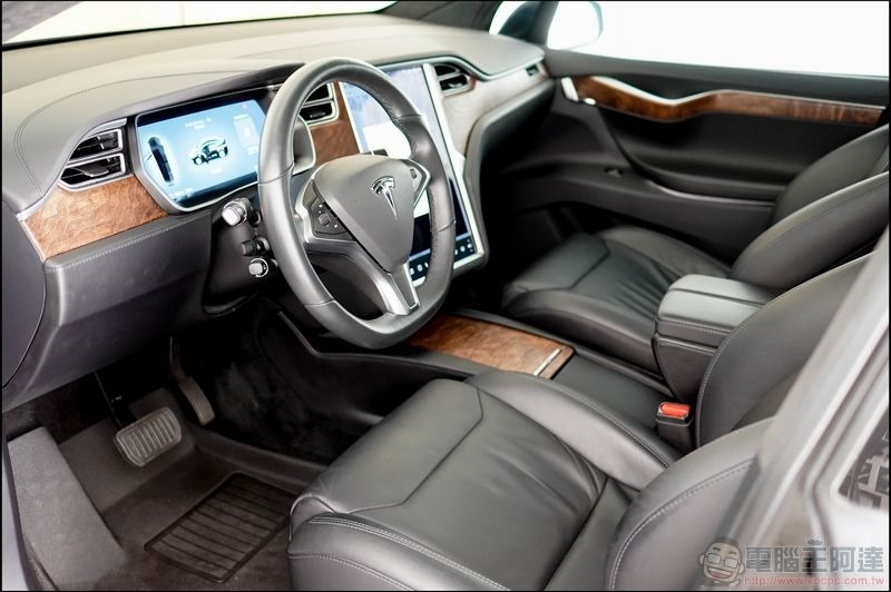 TESLA Model X 開箱體驗 - 13 TESLA Model X 開箱體驗 - 13