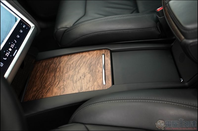 TESLA Model X 開箱體驗 - 27 TESLA Model X 開箱體驗 - 27