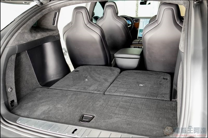 TESLA Model X 開箱體驗 - 44 TESLA Model X 開箱體驗 - 44