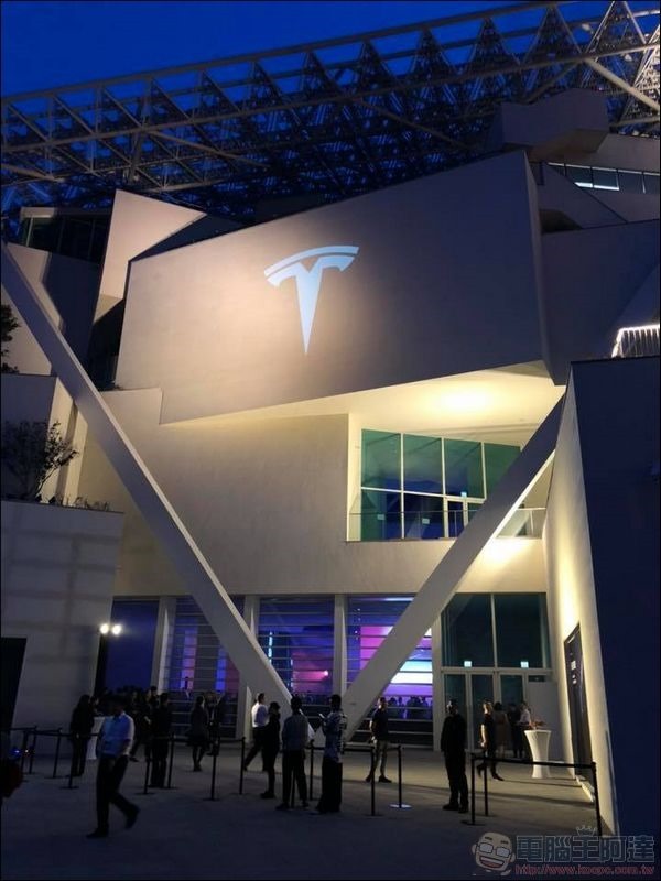 你有多愛車？ 有人在手臂植入 Tesla Model 3 晶片鑰匙 - 電腦王阿達