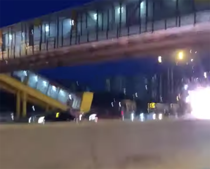 Tesla Model 3 以 100KPH 撞車後連續爆炸被拍到 ,車上成員全脫困 - 電腦王阿達 Tesla Model 3 以 100KPH 撞車後連續爆炸被拍到 ,車上成員全脫困 - 電腦王阿達