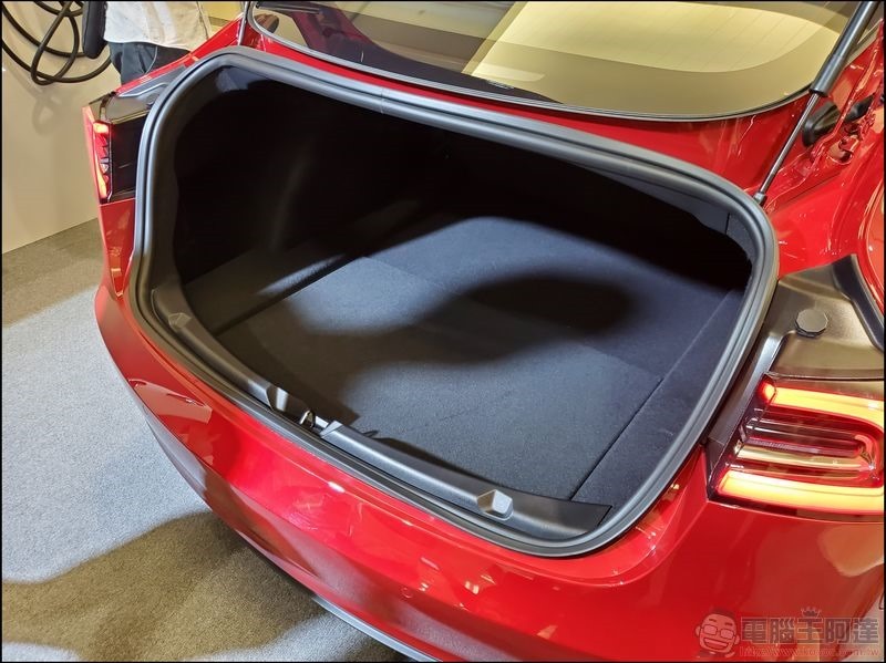 TESLA Model 3 -11 TESLA Model 3 -11