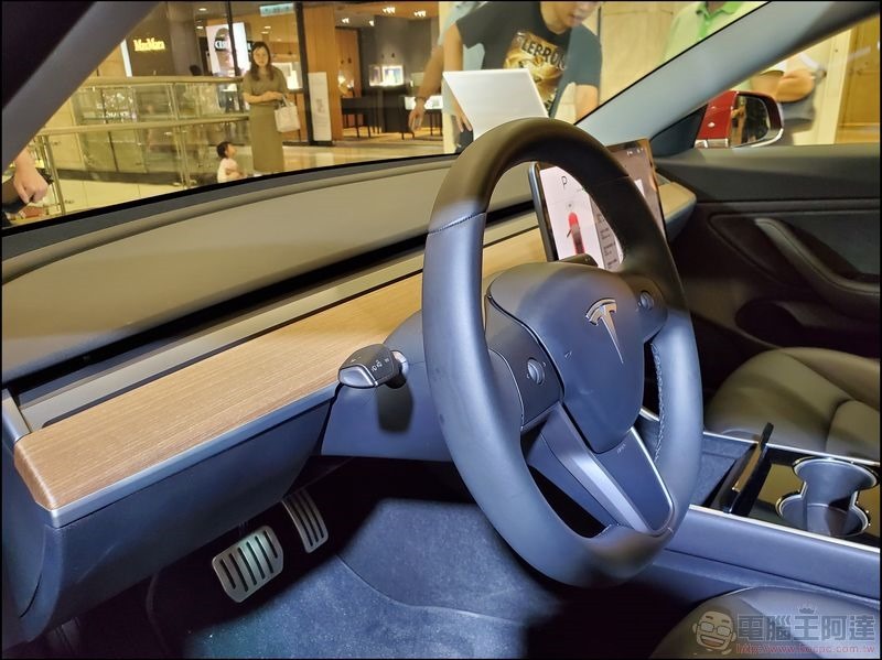 TESLA Model 3 -14 TESLA Model 3 -14