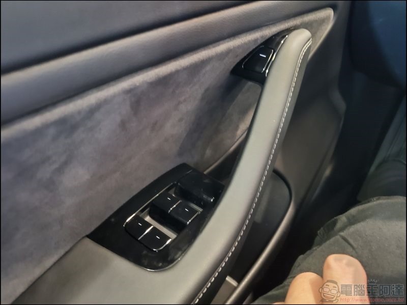 TESLA Model 3 -24 TESLA Model 3 -24