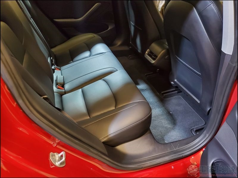 TESLA Model 3 -26 TESLA Model 3 -26