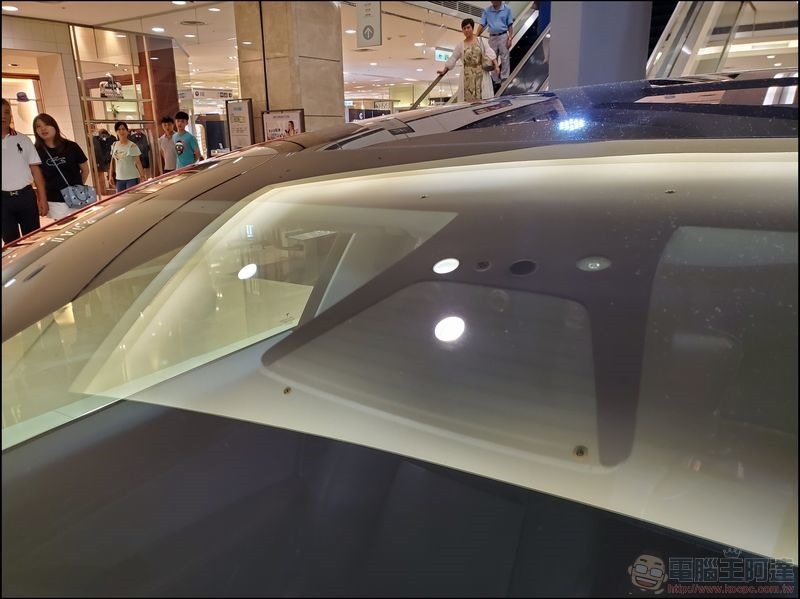TESLA Model 3 -32 TESLA Model 3 -32