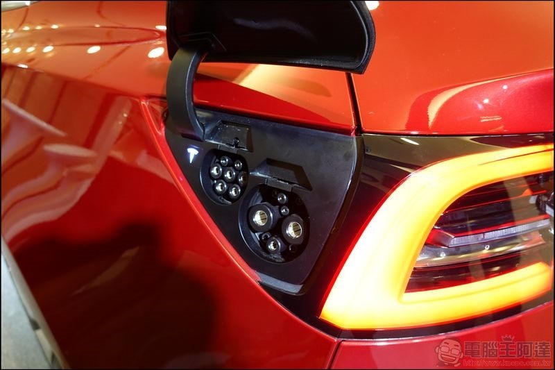 TESLA Model 3 -36 TESLA Model 3 -36