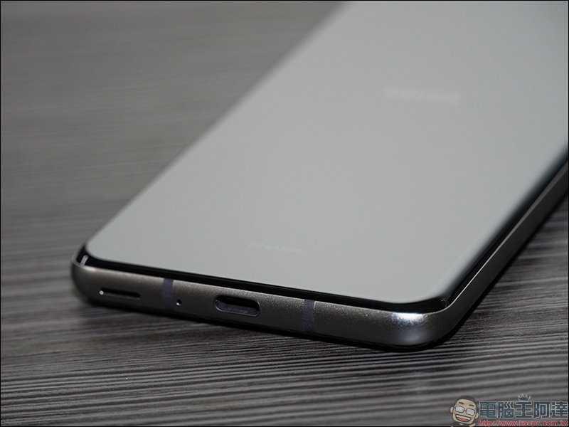 SHARP AQUOS R3 開箱 、評測、動手玩 :6.2 吋 Pro IGZO 螢幕、高通 S855 處理器日系旗艦手機 - 電腦王阿達 SHARP AQUOS R3 開箱 、評測、動手玩 :6.2 吋 Pro IGZO 螢幕、高通 S855 處理器日系旗艦手機 - 電腦王阿達