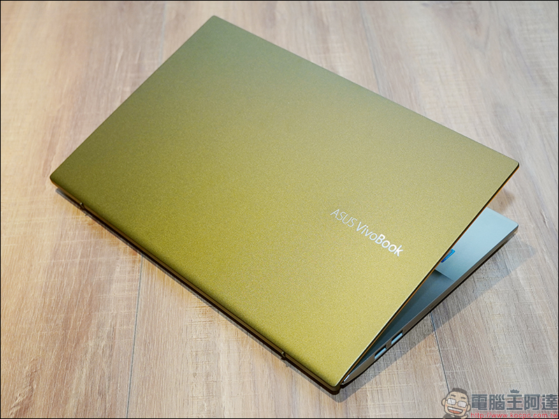 ASUS VivoBook S15 (S532) 筆電開箱、評測、動手玩 :內建ScreenPad 2.0智慧觸控板、「超能綠」時尚輕薄機身,窄邊框廣視角螢幕 - 電腦王阿達 ASUS VivoBook S15 (S532) 筆電開箱、評測、動手玩 :內建ScreenPad 2.0智慧觸控板、「超能綠」時尚輕薄機身,窄邊框廣視角螢幕 - 電腦王阿達