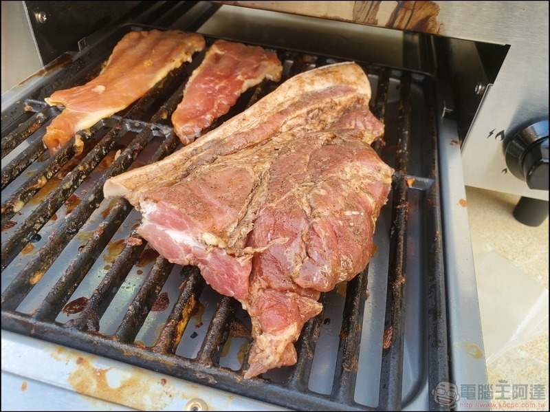 OvenPlus 多功能披薩烤肉爐 - 60 OvenPlus 多功能披薩烤肉爐 - 60