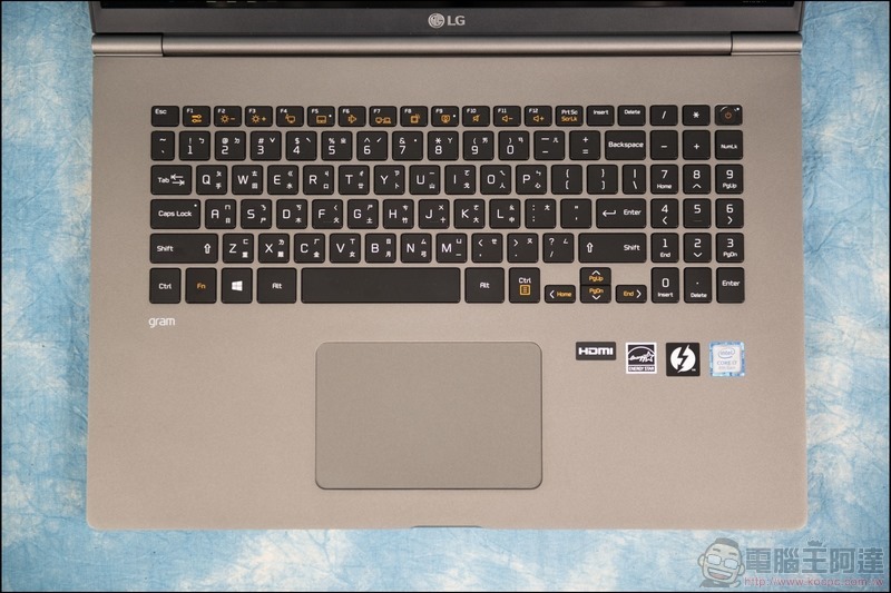 LG gram 17Z990 開箱 - 05 LG gram 17Z990 開箱 - 05